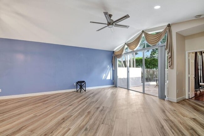 Photo - 6172 Oak Bluff Way House