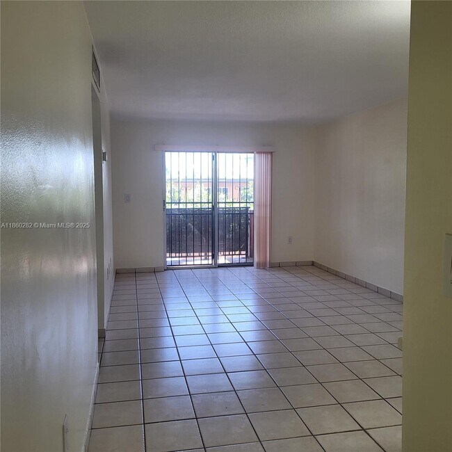Foto del edificio - 677 SW 9th Ave