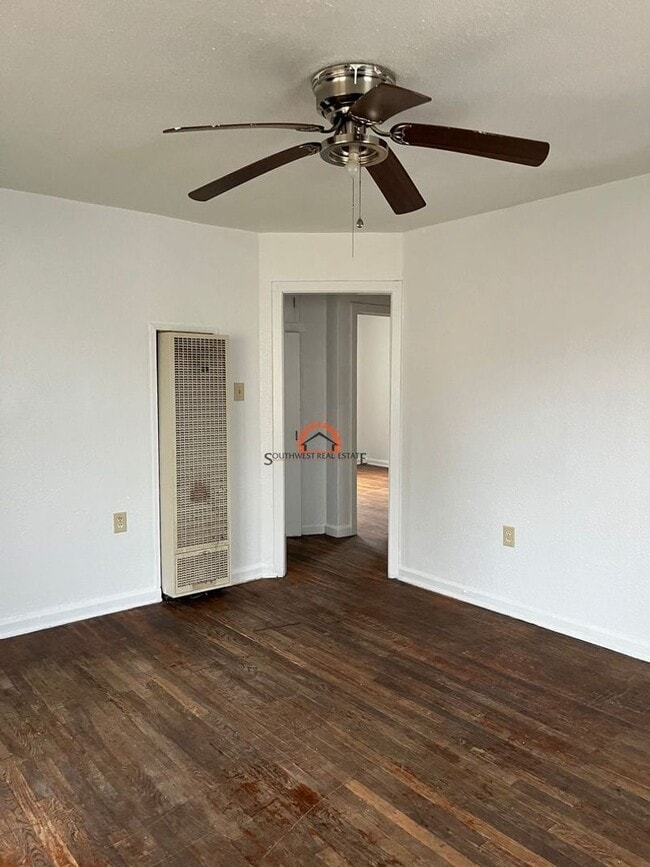 Building Photo - All Bills Paid--2 bed 1 bath home