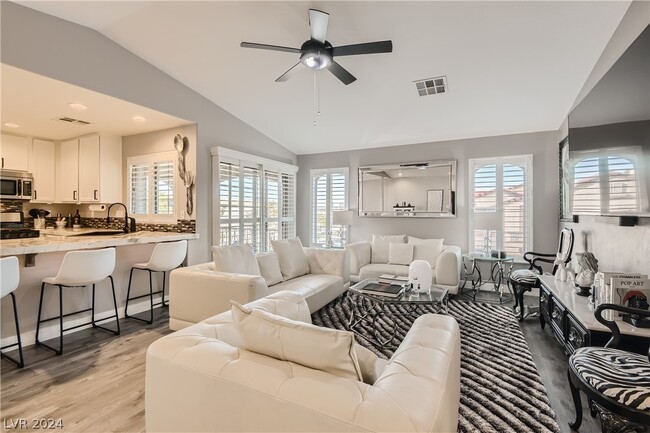 Foto del edificio - 7250 Diamond Canyon Ln