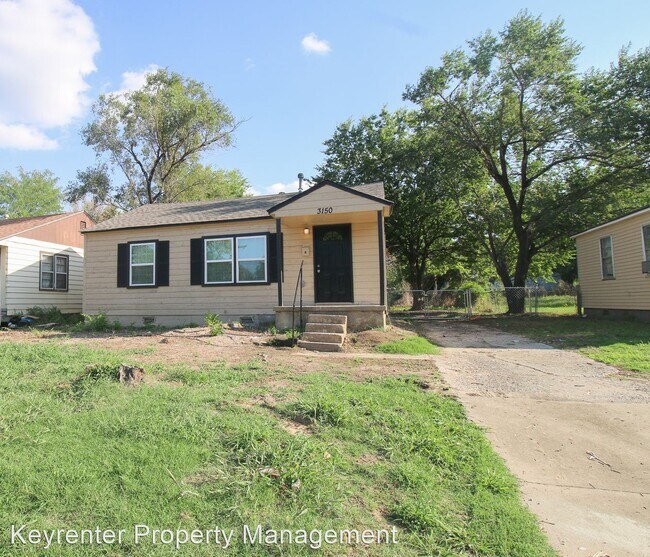 Building Photo - 2 br, 1 bath House - 3150 E Woodrow Pl