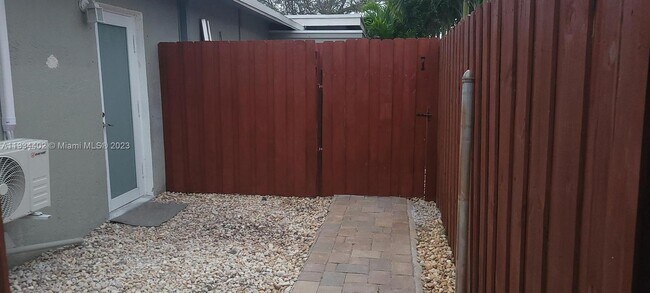 Foto del edificio - 11030 NW 18th St