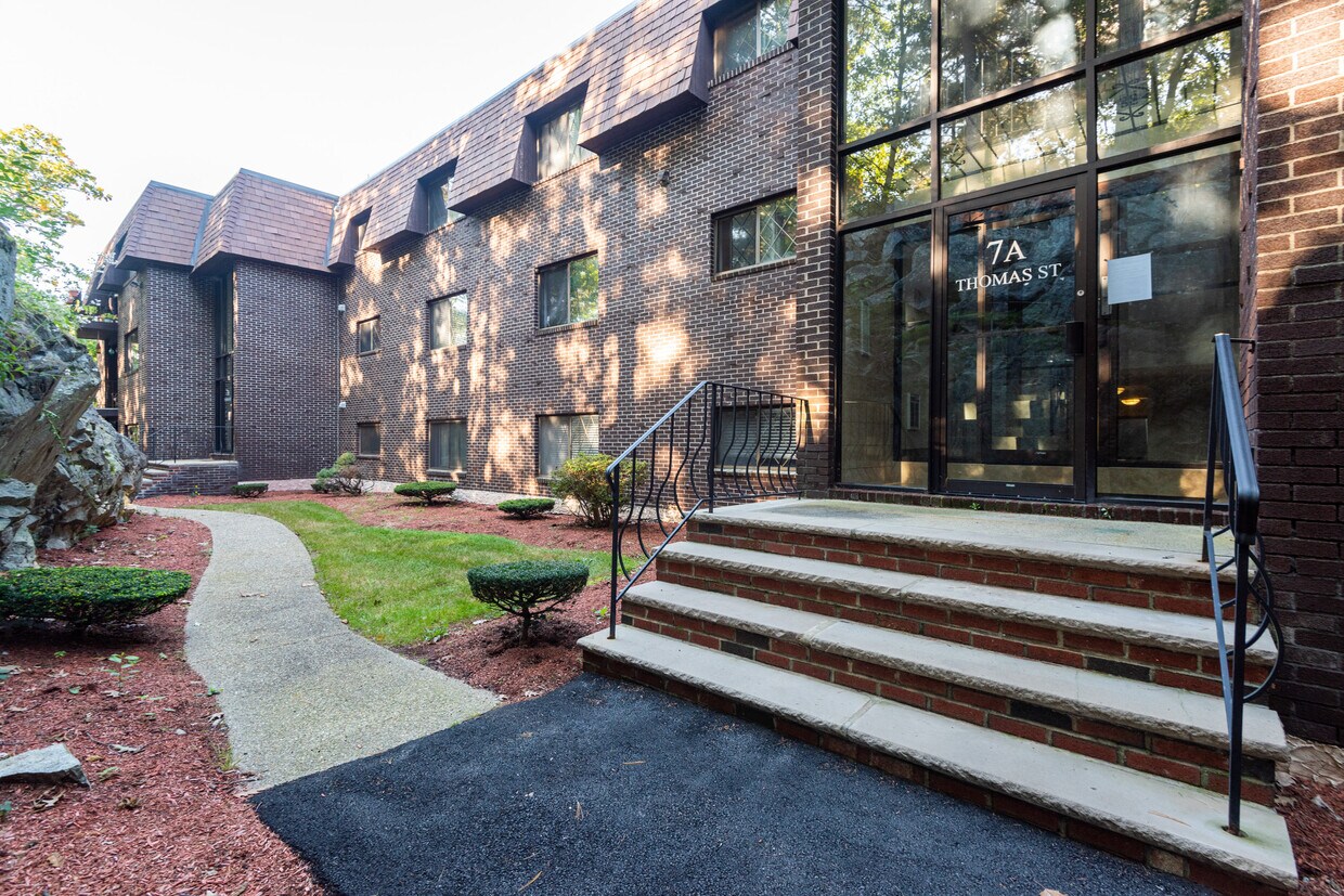 7 Thomas St Unit J15, Saugus, MA 01906 Condo for Rent in Saugus, MA