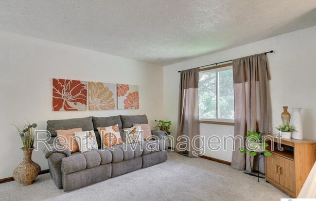 Photo - 6005 N 106th Cir House