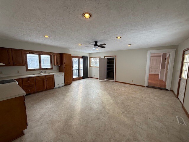 Foto del edificio - 8421 Spencer Rd