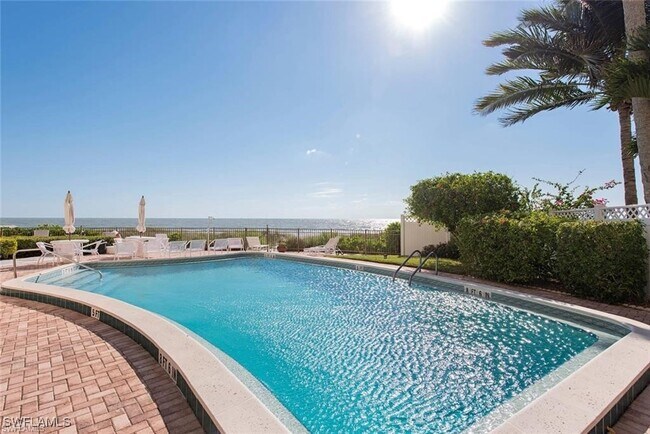 Foto del edificio - 1919 Gulf Shore Blvd N