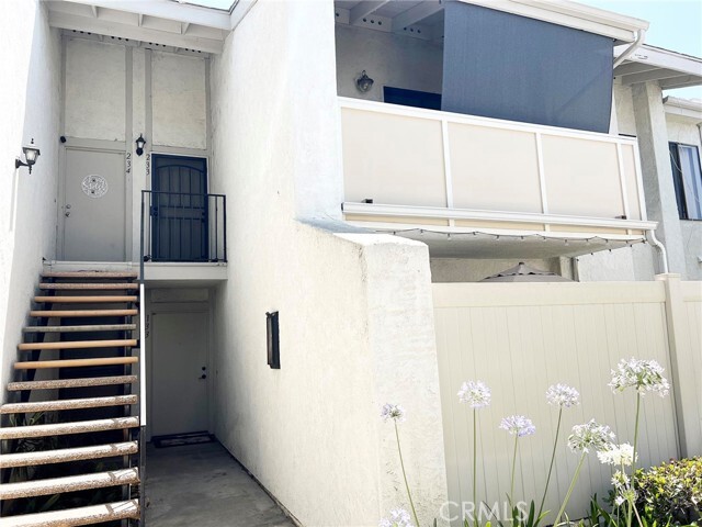 Building Photo - 1042 E La Habra Blvd