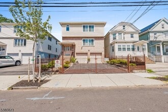 Building Photo - 939 Grove St