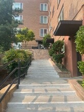 Building Photo - 1205 SW Cardinell Dr
