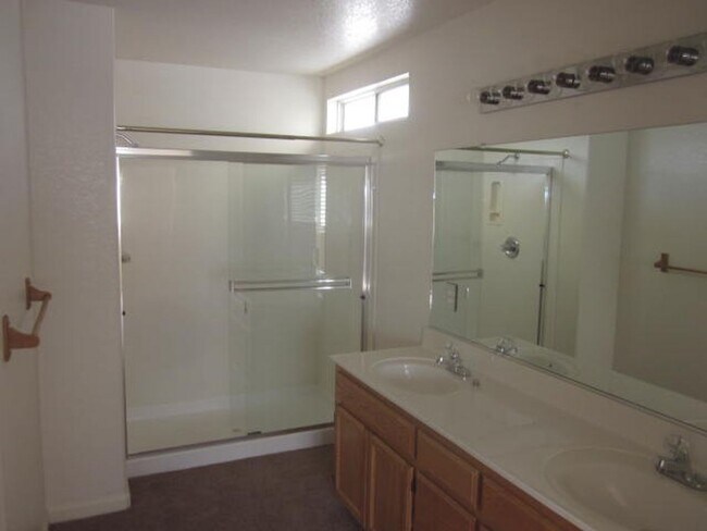 Building Photo - 221 Ali Ct