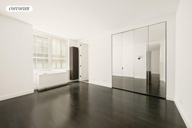 Building Photo - 161 W 61st St