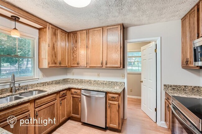 Foto del edificio - 305 Woodsong Drive