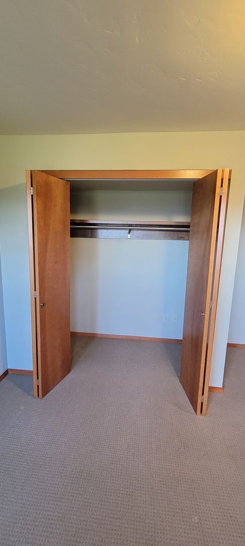 Foto del edificio - Beautiful and spacious 55+ unit in Bow