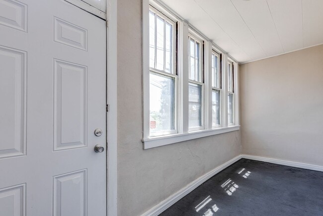 Building Photo - 126 Cologne St