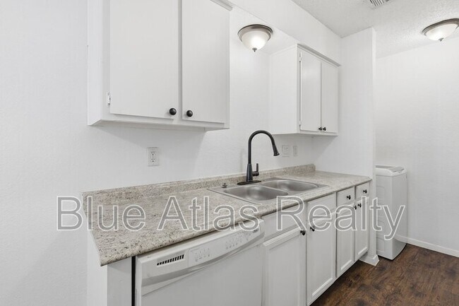 Building Photo - 5104 Herrick Ct