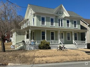 Building Photo - 209 Main St