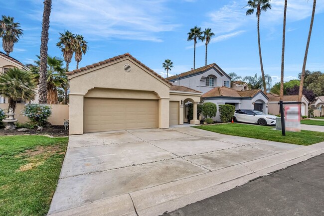 Building Photo - FANTASTIC REMODEL TOP TO BOTTOM...NEW KITCHEN AND BATHS!!