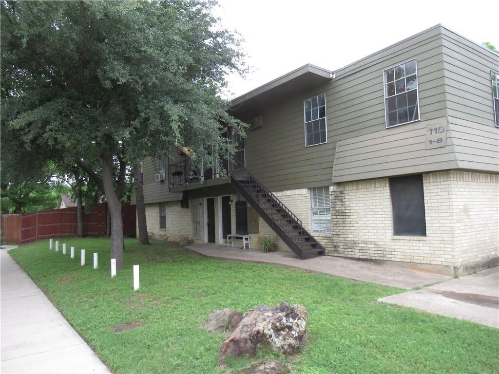 Primary Photo - 115 W Rogers St