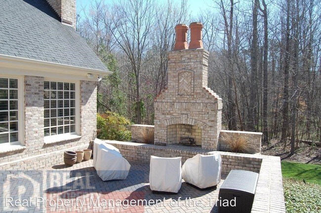 Foto del edificio - 28 Hadley Park Ct