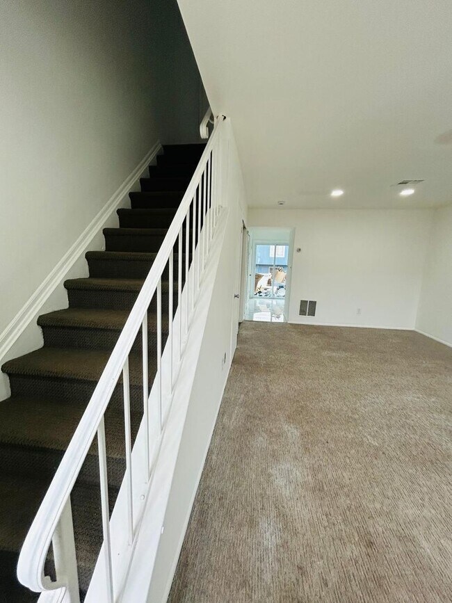 Foto del edificio - Townhouse home