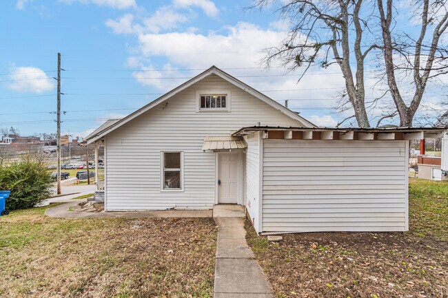 Foto del edificio - 400 W Front St