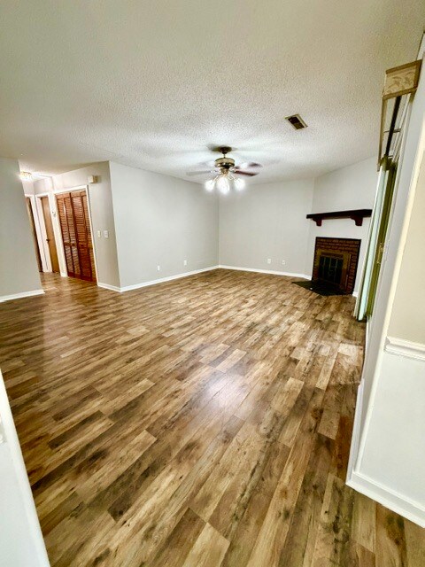 Foto del edificio - 1008 Creekside Wy