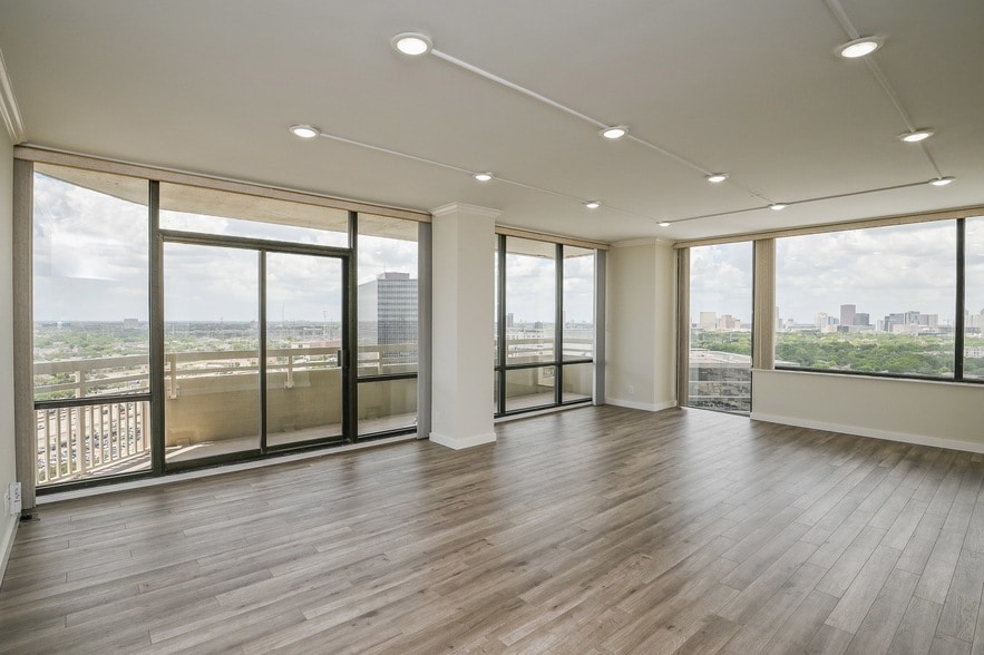 Photo - 15 Greenway Plaza Unit 19F