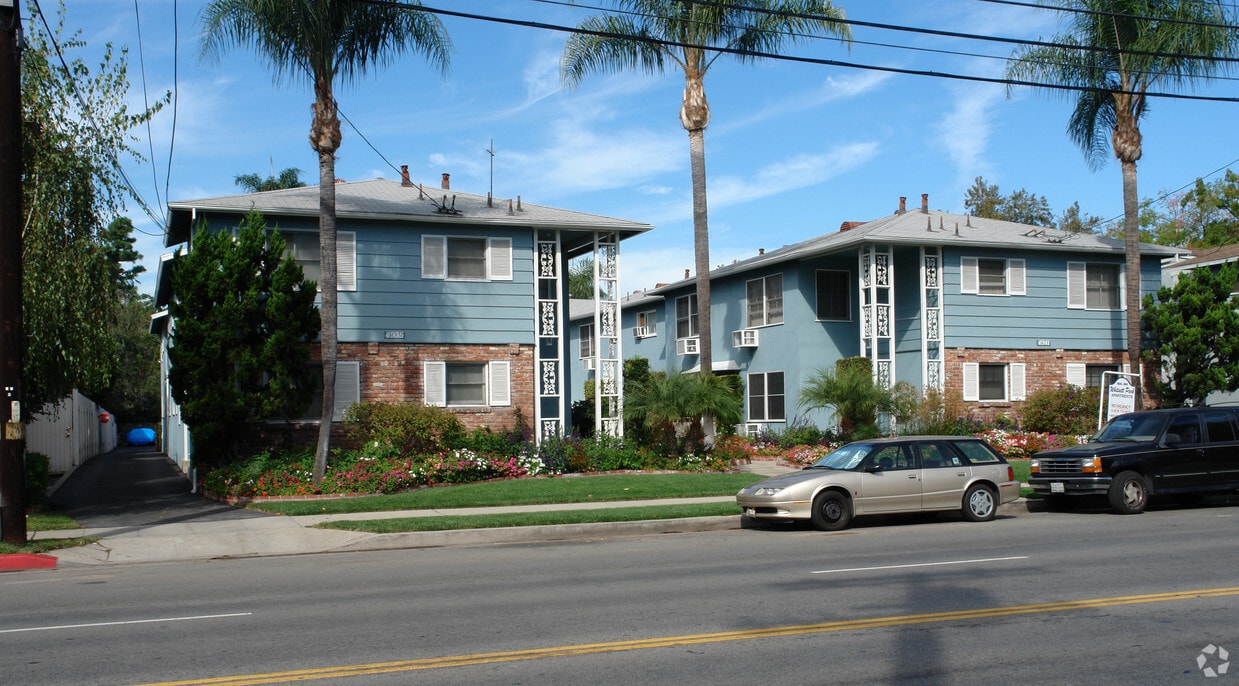 Primary Photo - 4935-4941 Whitsett Ave