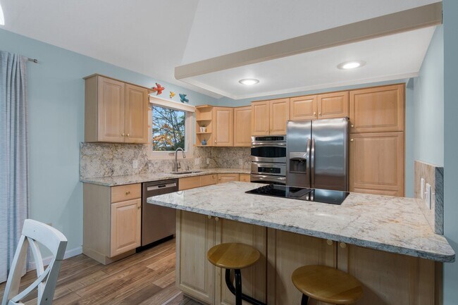 Building Photo - Charming Home at the Base of Old Mission Peninsula