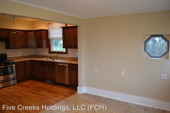 Building Photo - 4 br, 1.5 bath House - 669 16th