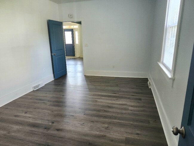Foto del edificio - 818 Beaver Rd