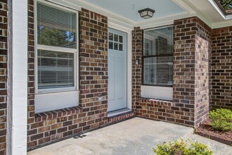 Building Photo - 114 Langley Dr