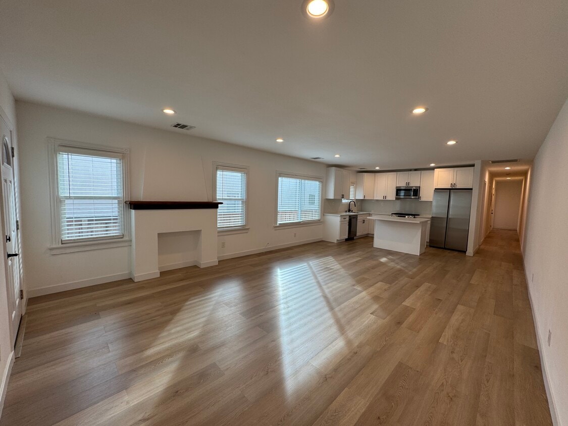 Foto principal - 1215 N Vista St