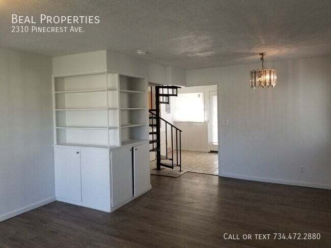 Foto del edificio - 2310 Pinecrest Ave