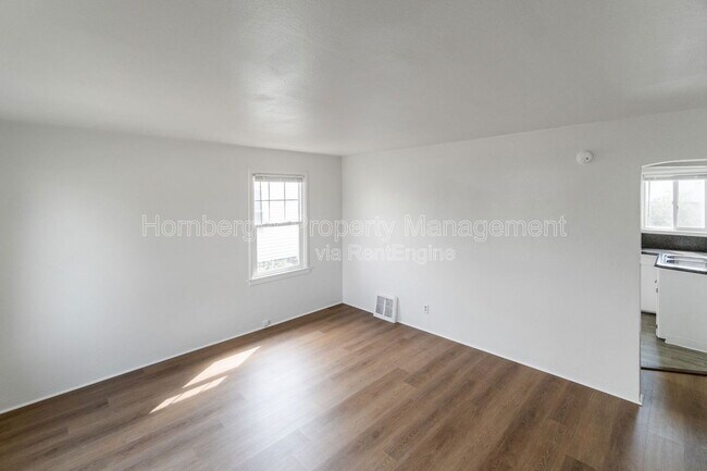 Foto del edificio - 328 E Rockwell Ave