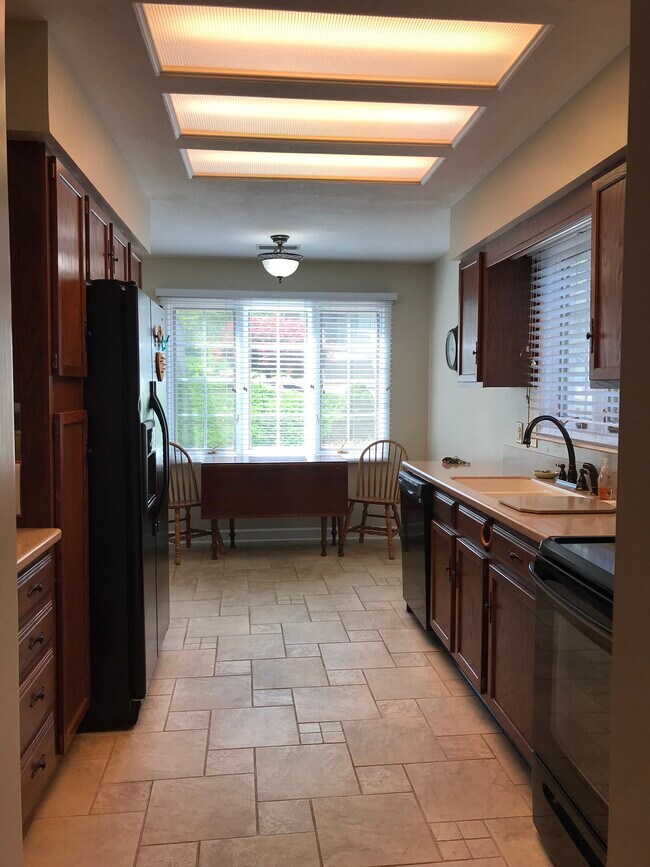 Foto del edificio - 671 S Haywood St