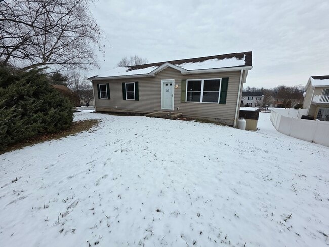 Building Photo - 10 Susquehanna Dr