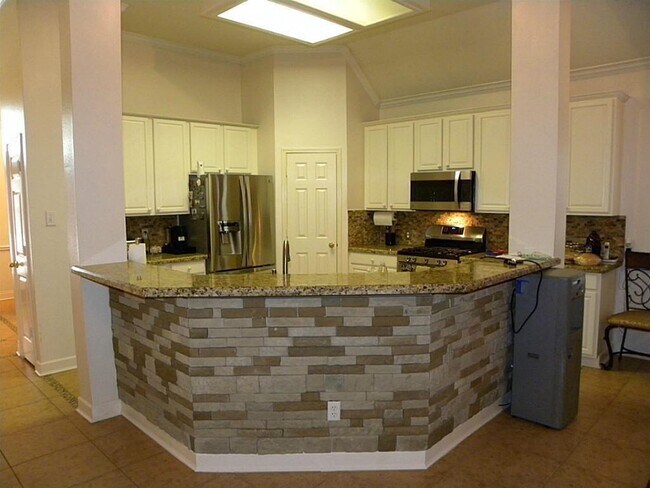 Building Photo - 235 Rustic Oaks Dr