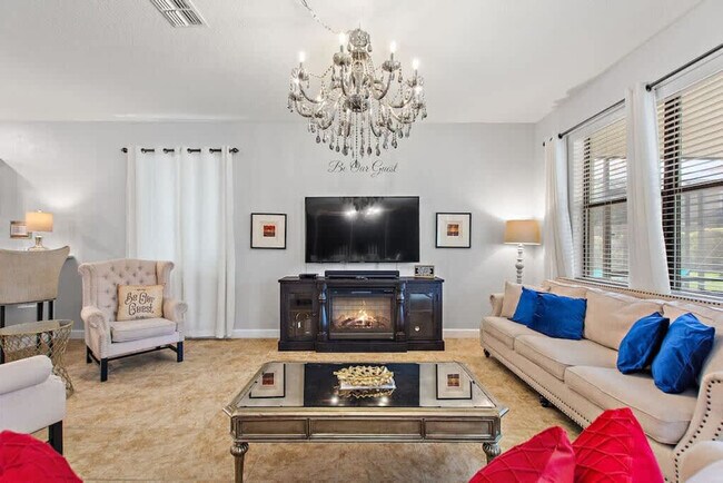 Foto del edificio - 1422 Thunderbird Rd