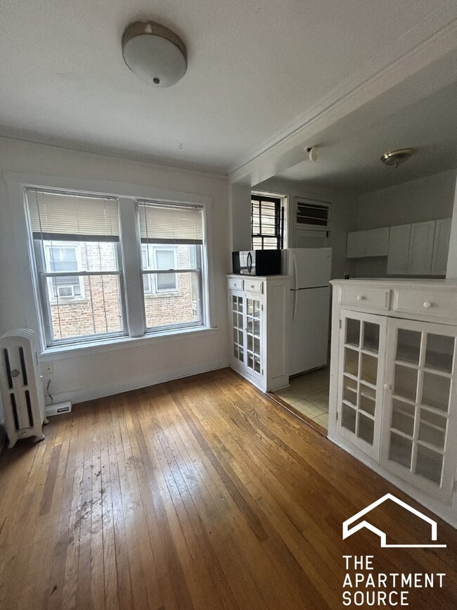 Foto del edificio - 4402 N Winchester Ave