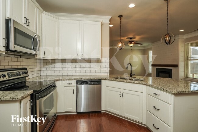 Foto del edificio - 2456 Bearded Iris Ln