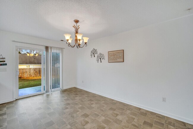 Foto del edificio - 134 Auburn Cir
