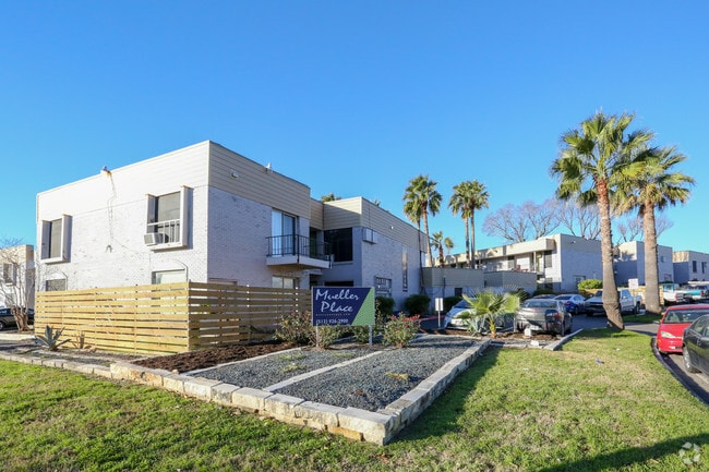 Building Photo - Flats at Wellington