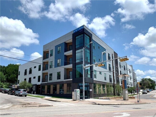 Building Photo - 2220 Webberville Rd