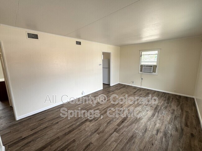 Foto del edificio - 607 Brookshire Ave