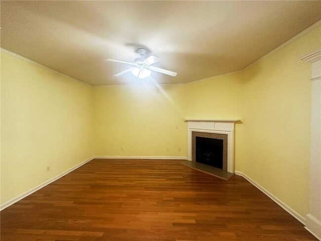 Building Photo - 2091 Executive Dr N