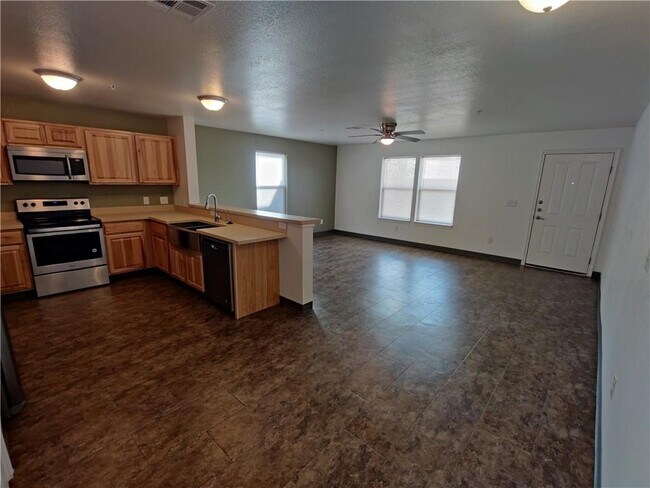 Foto del edificio - 702 W 6th St