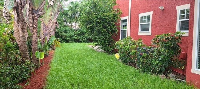 Building Photo - 735 NW 1st Ave