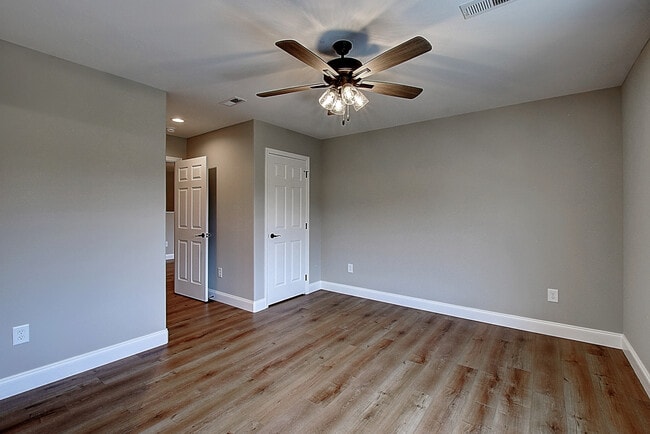 Building Photo - 2074 Haystack Cir