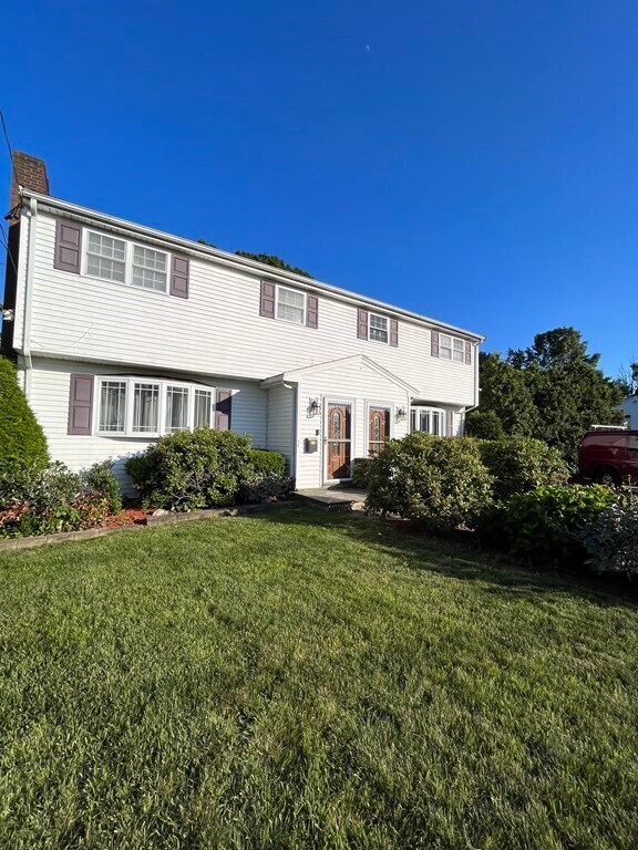 Foto del edificio - 32 Adams Dr